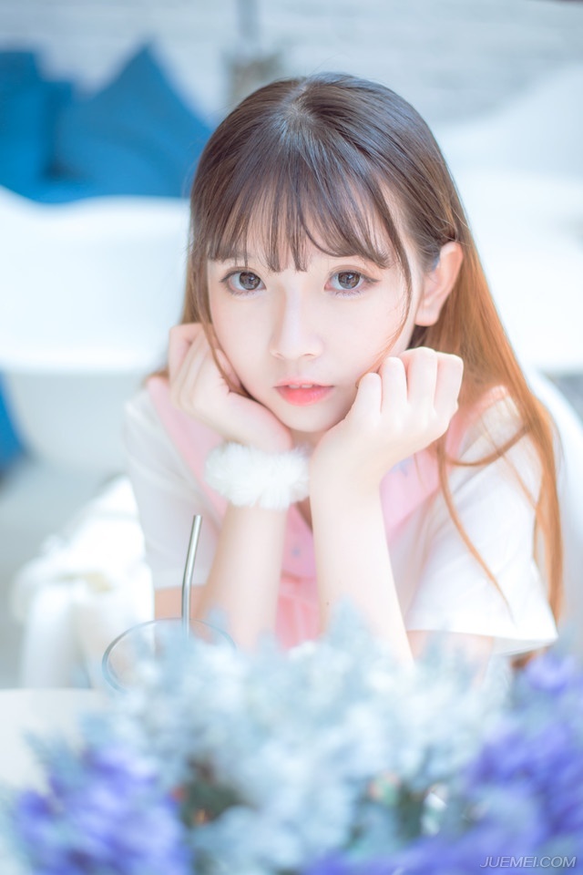 “现在，你的任务结束了？”陈到深吸了一口气，没有去理会吕蒙，而是将目光看向伏德。